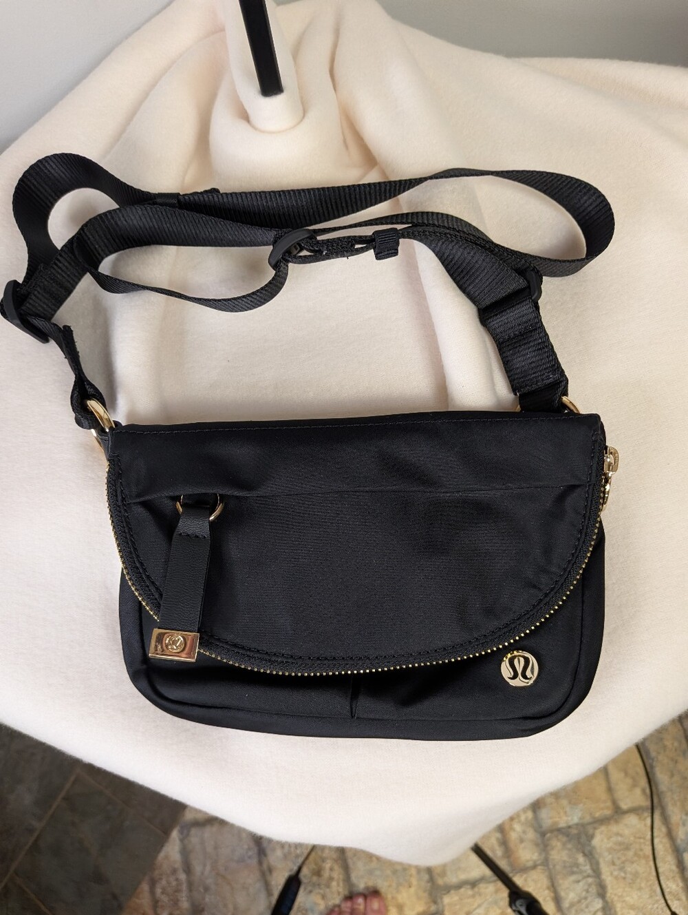 Lululemon All Night Festival Bag Micro 2L Black Gold Hardware Crossbody Purse